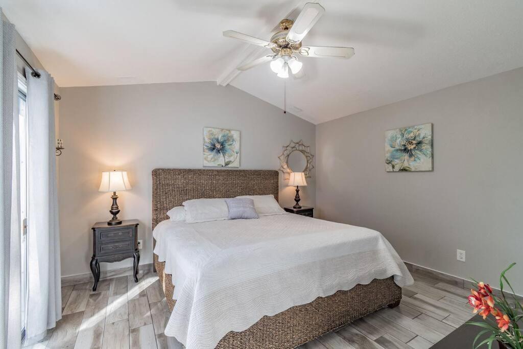 Holiday home Town 'n' Country Cozy Corner, Your Florida Fun Hub *